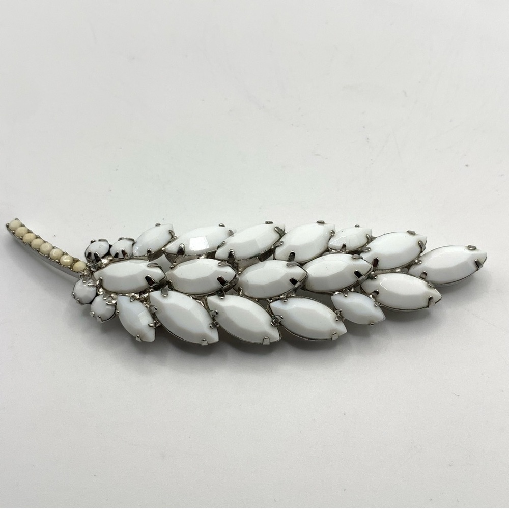 Vintage Verified D&E Juliana white glass rhinestone leaf brooch